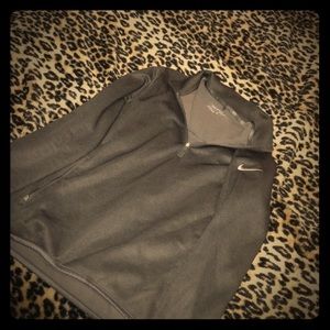 I’m selling a Nike golf sweater!